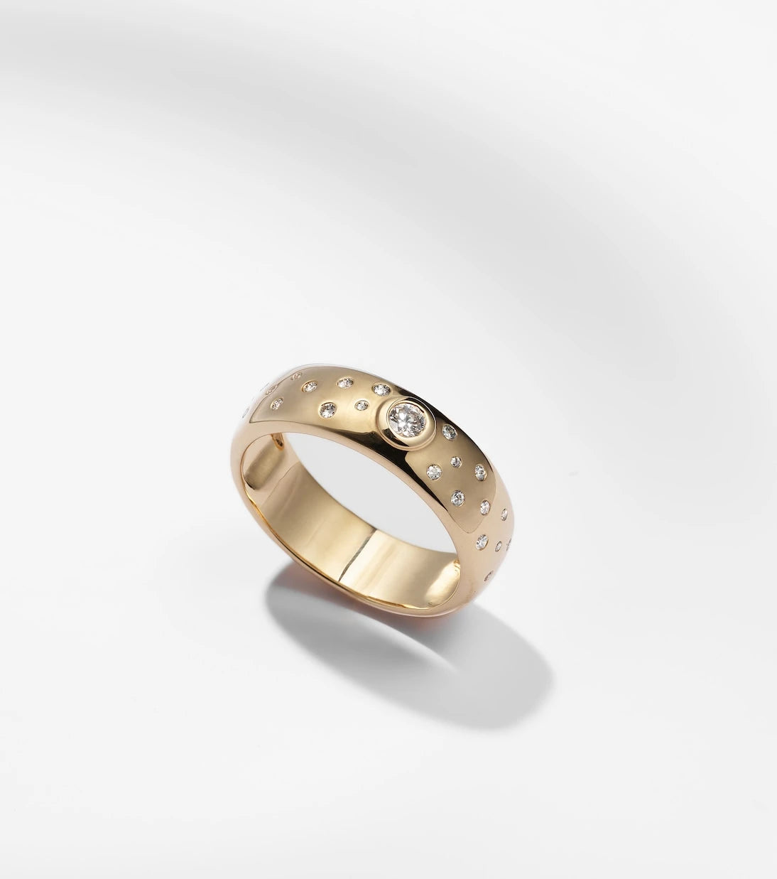 Roxanne First - 14kt gold ring with diamonds