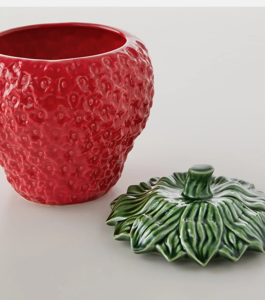 Bordallo Pinheiro - Strawberries Large ceramic tureen