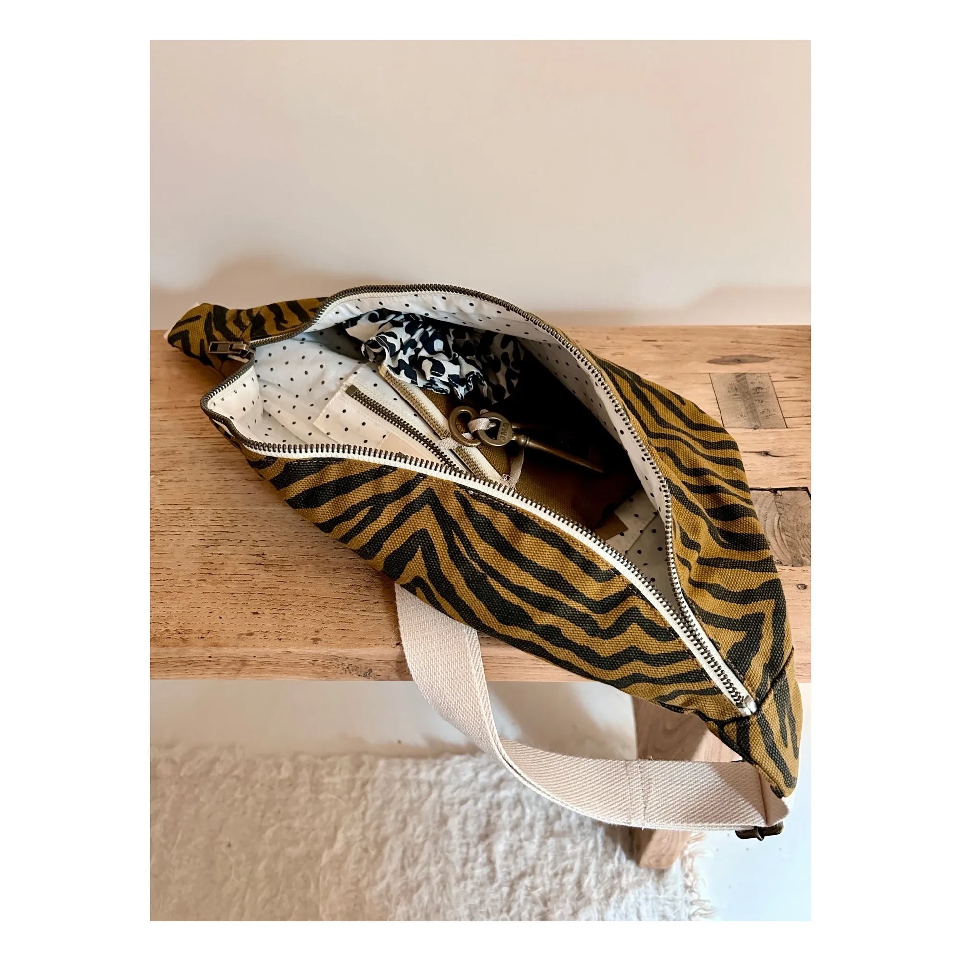 Rose in April - Zebrou fanny pack | Brown