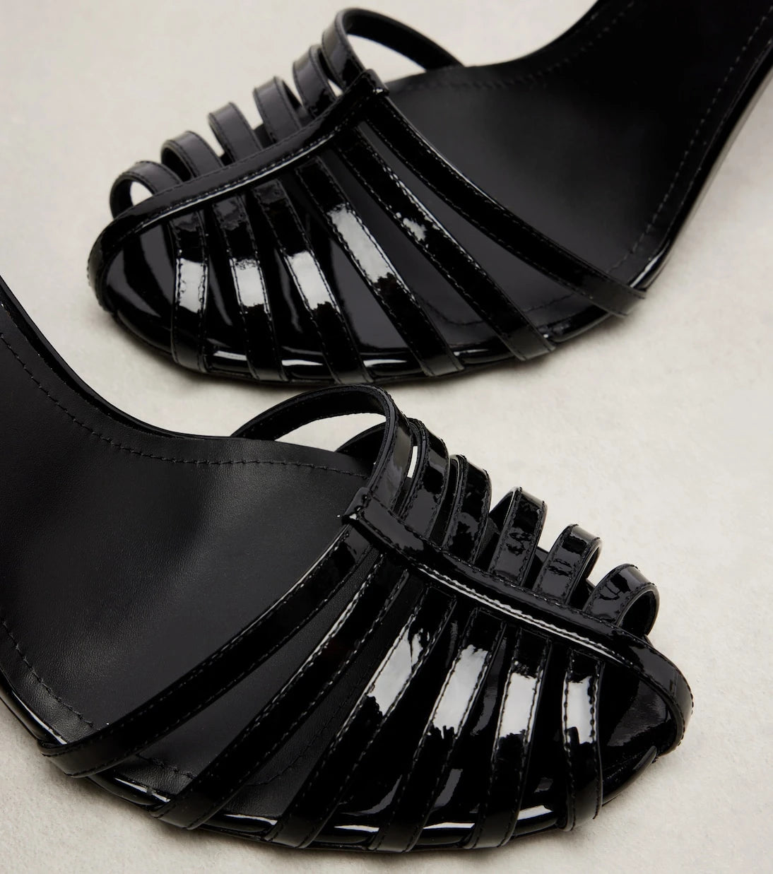 Givenchy - 95 patent leather sandals