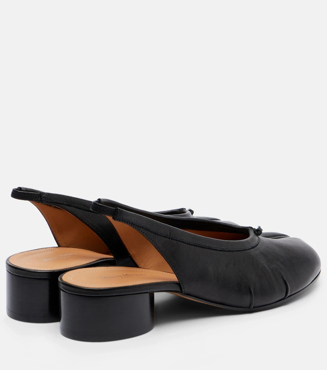 Maison Margiela - حذاء تابي مسطّح بسيور خلفية من الجلد