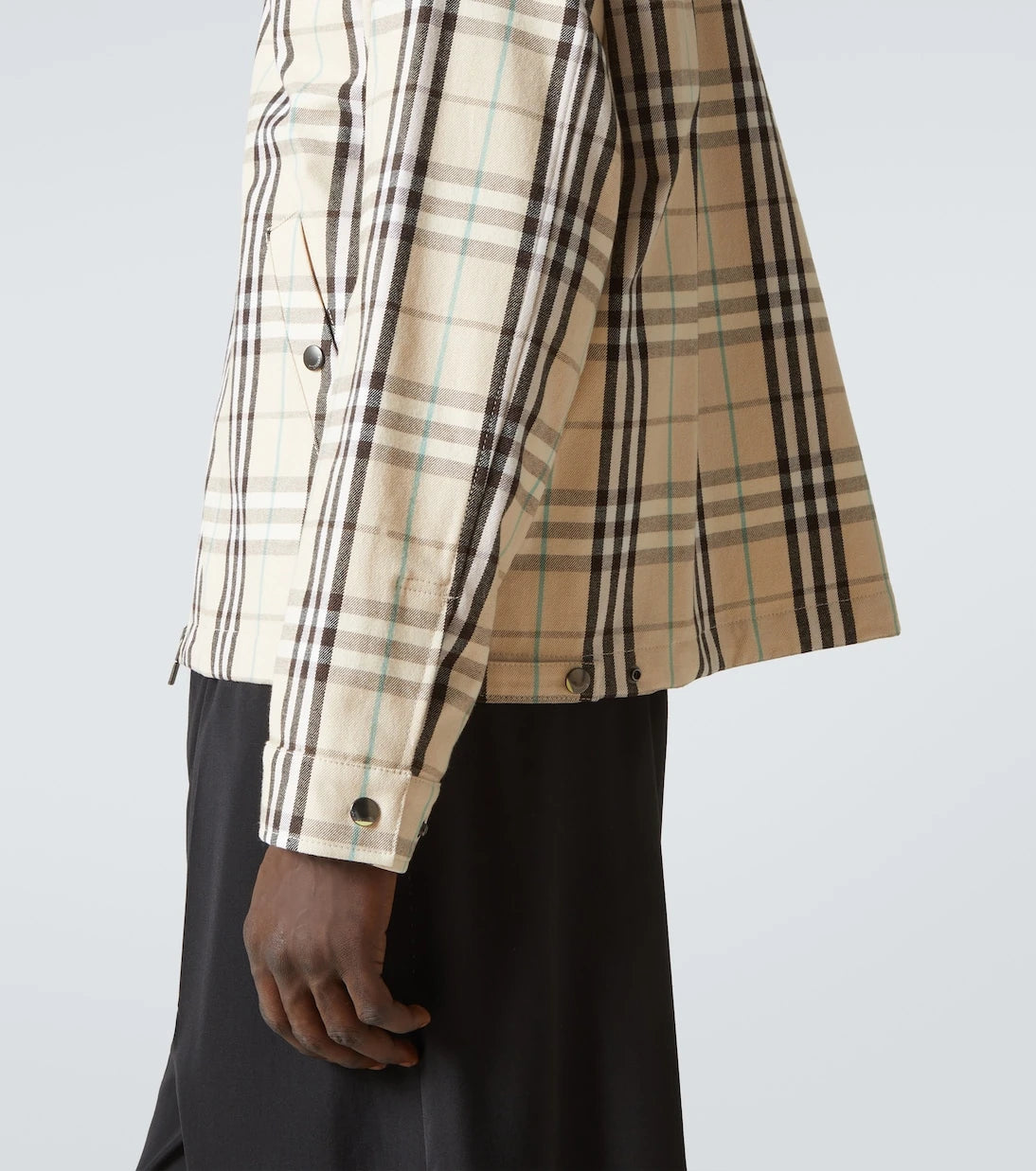 Burberry - سترة قطنية كاروهات من Burberry