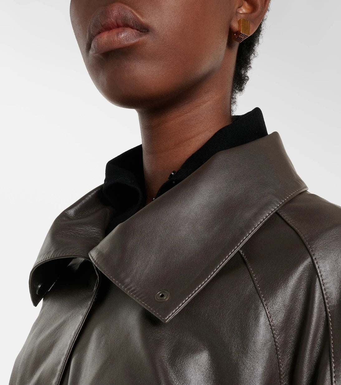 نور حمور - جاكيت جلد أنوراك