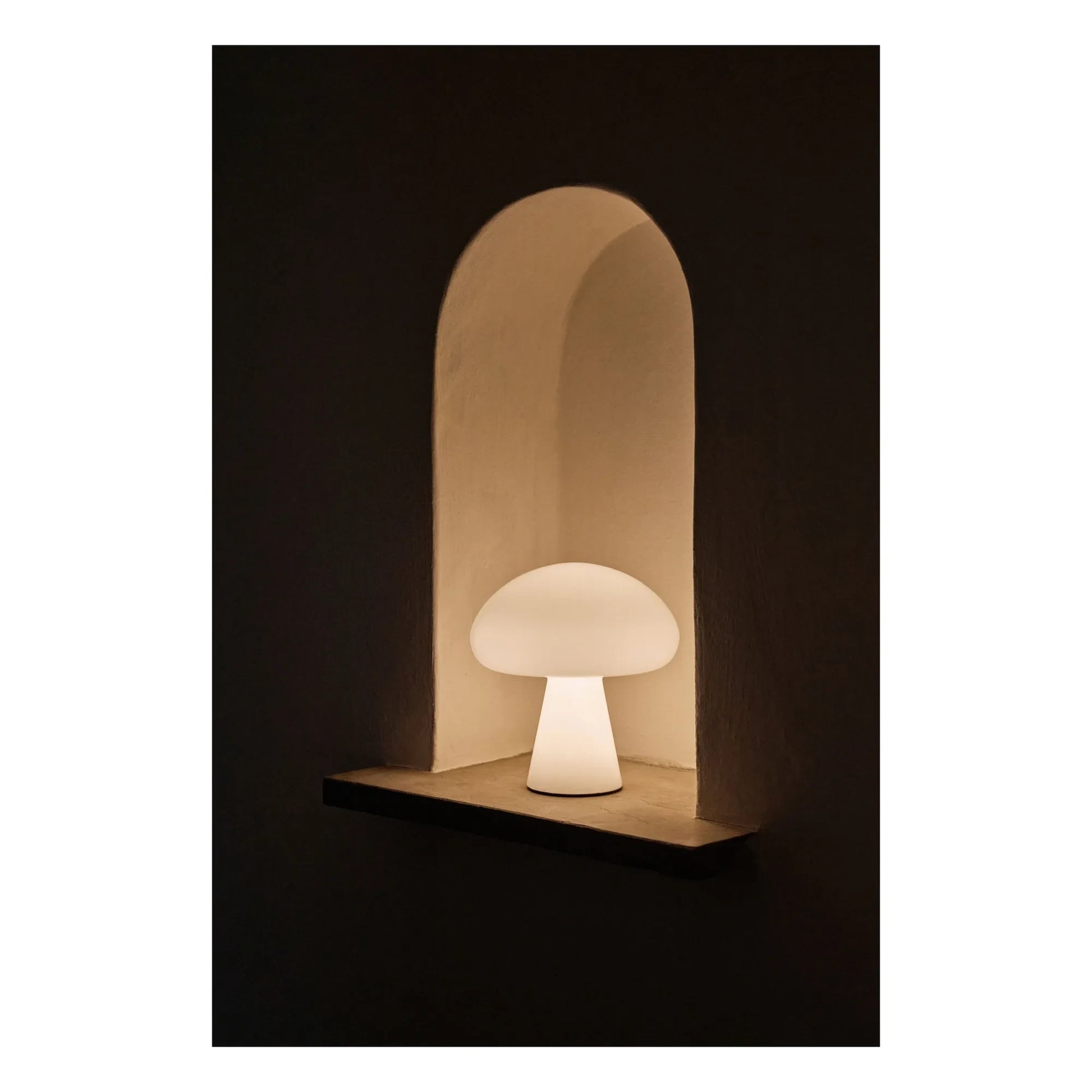 Gubi - Obello table lamp, Bill Curry | White