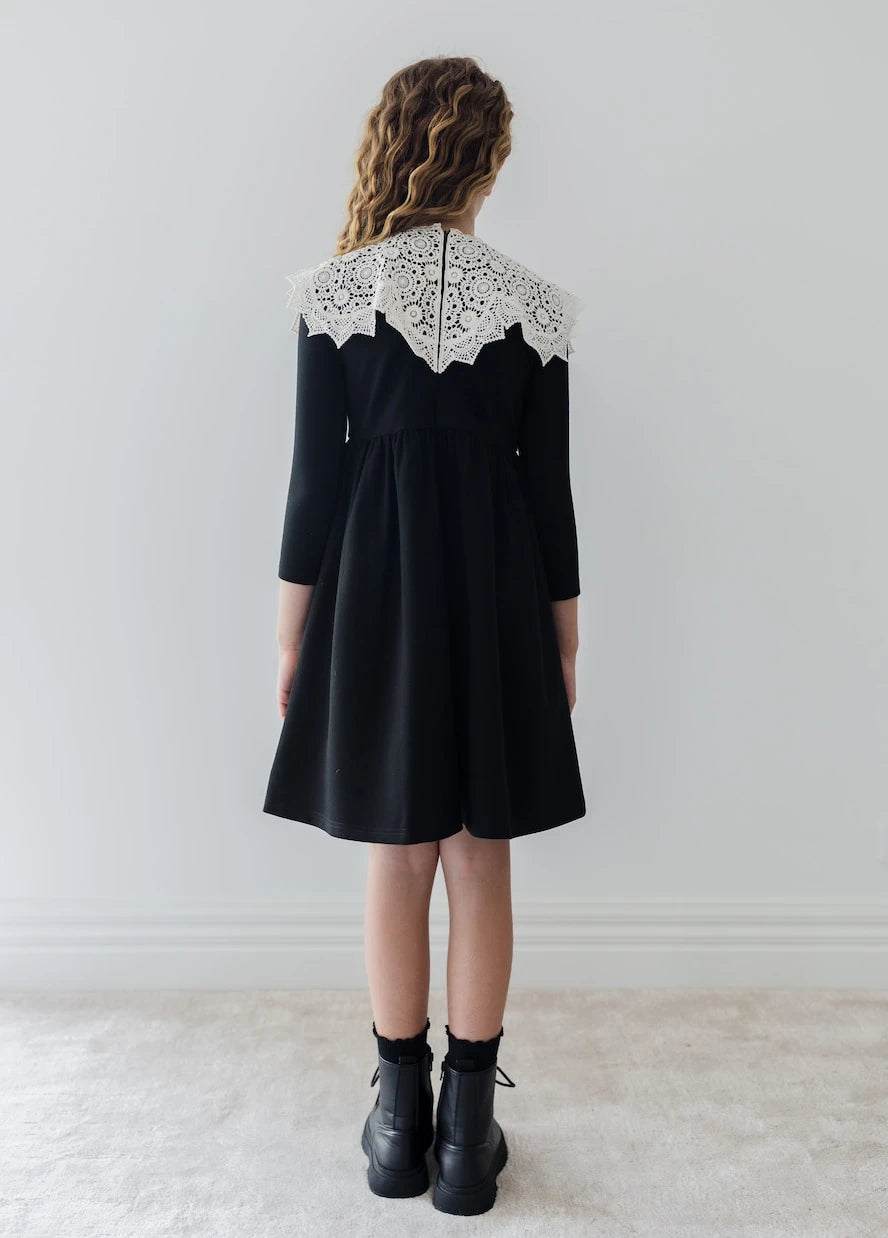 Petite Amalie - Crochet ruched dress