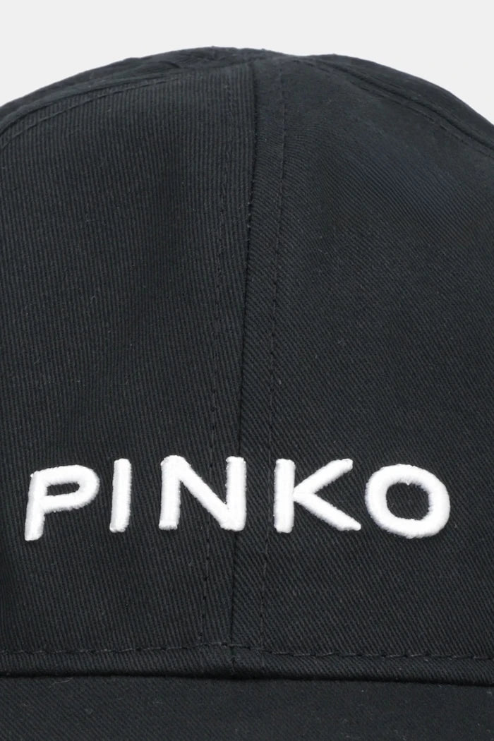 Памучна шапка с козирка Pinko