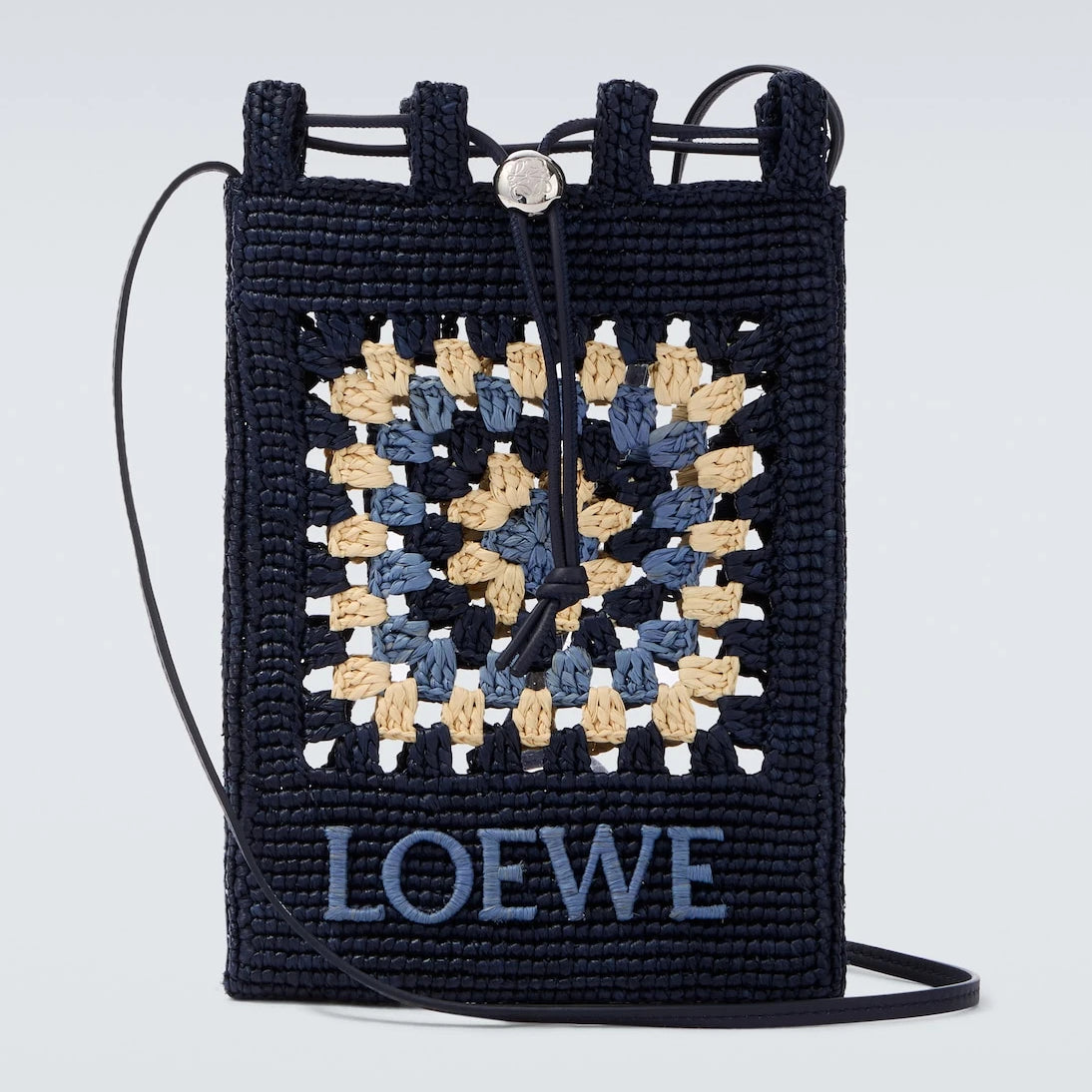 Loewe - حقيبة كروشيه رافيا بولاز إيبيزا بحزام