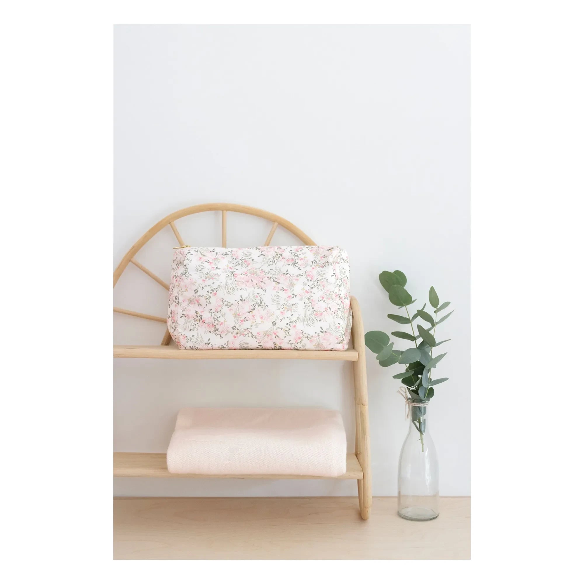 Tartine et Chocolat - Jardin Hivernal toiletry bag | Pink