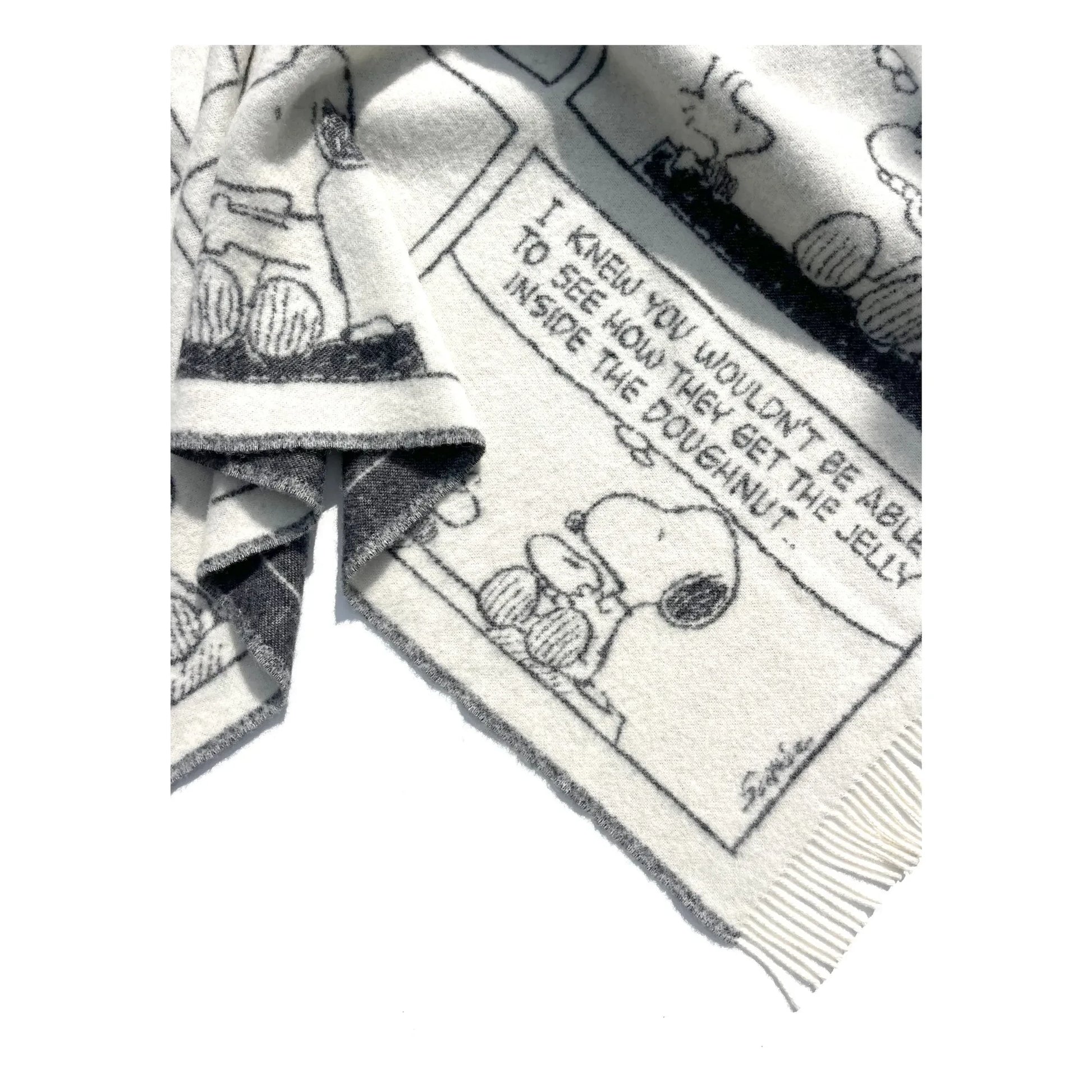 Maison Deux - Peanuts Throw | Black