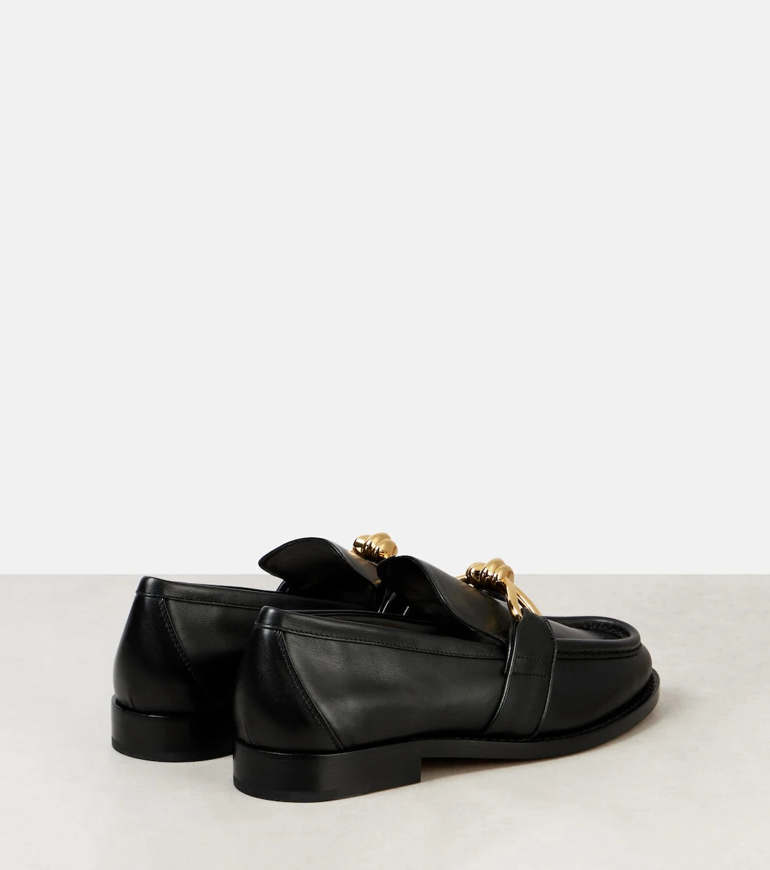 Bottega Veneta - حذاء لوفرز أستير نوت الجلدي