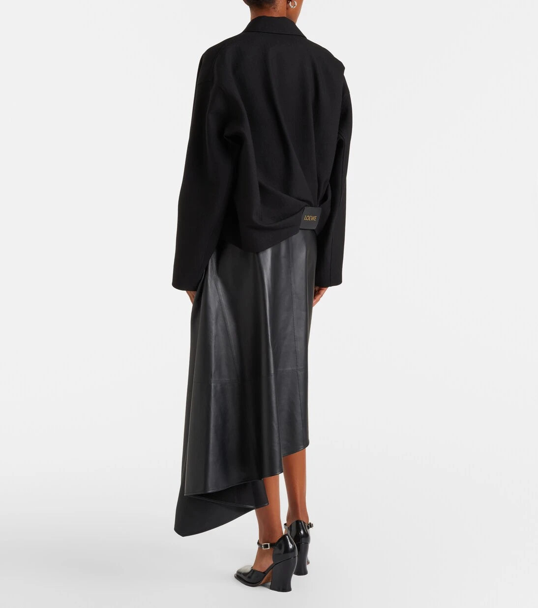 Loewe - تنورة ميدي جلدية غير متماثلة بكسرات