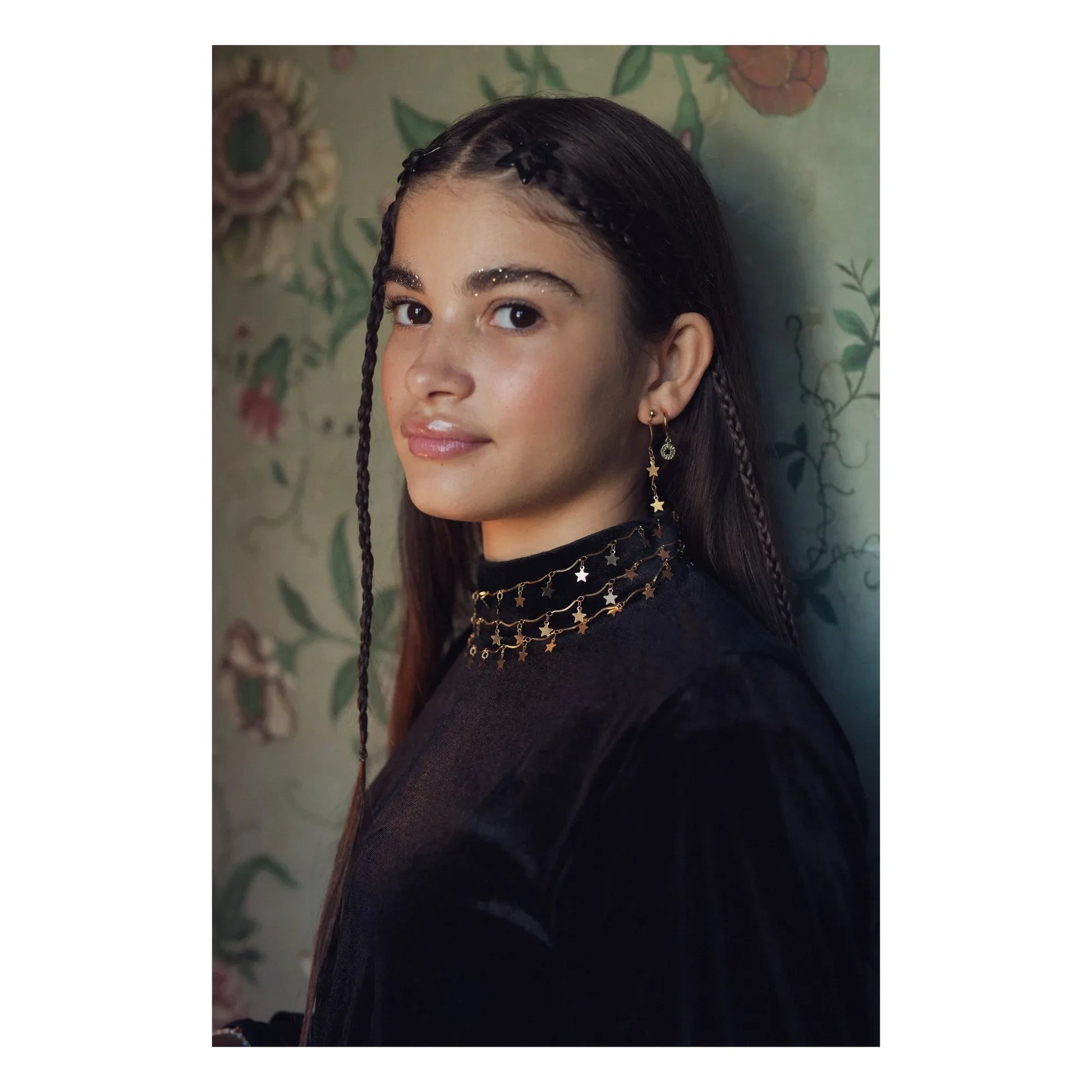 Adorabili - Asymmetrical Star Earrings | Gold