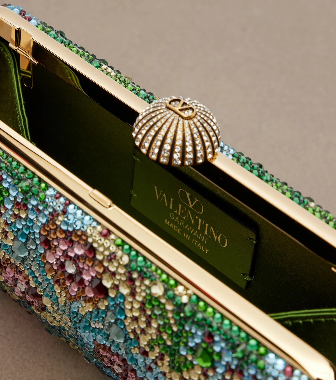 Valentino Garavani - Carry Secrets embellished clutch