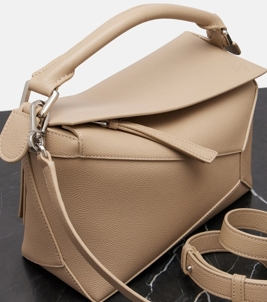 Loewe - حقيبة توت جلد صغيرة Puzzle Edge