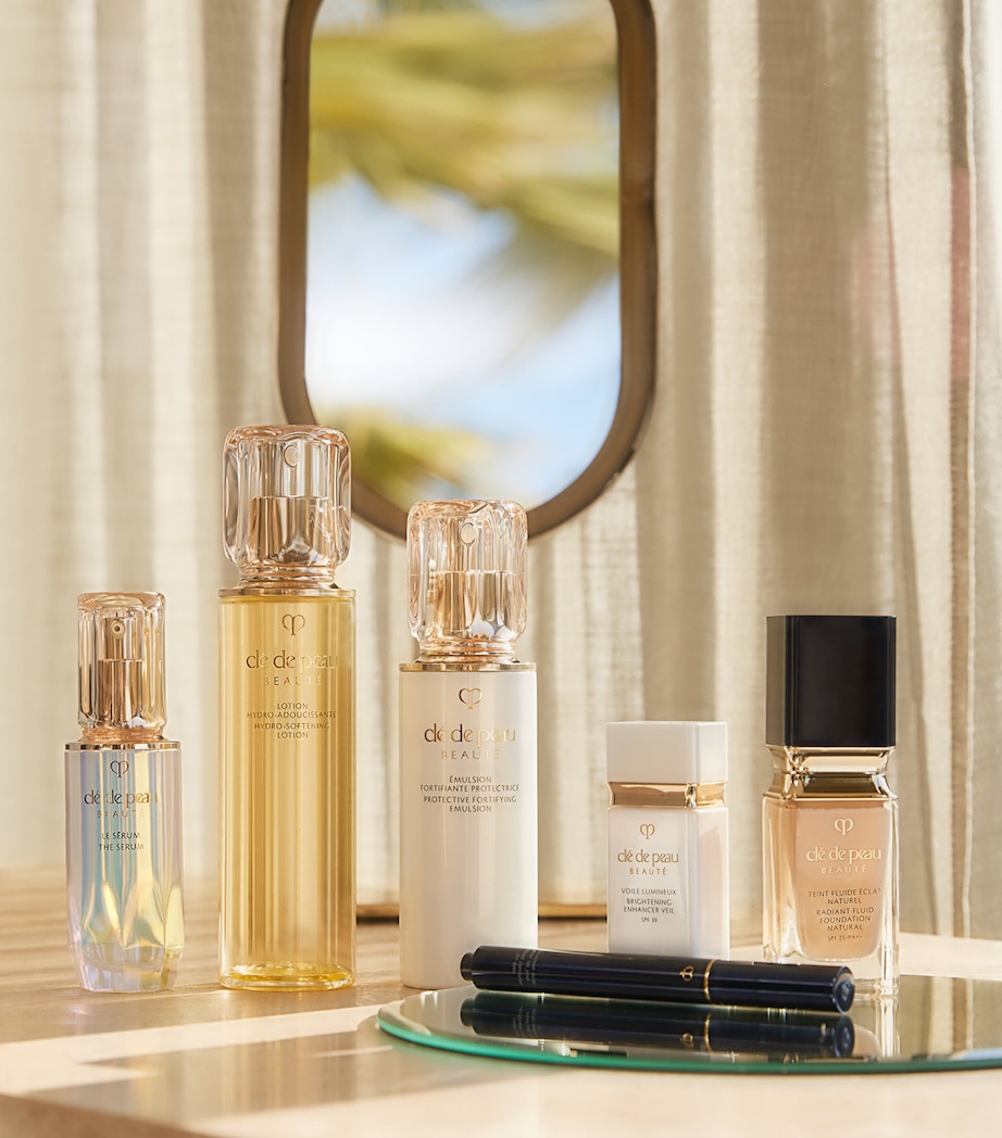 Clé de Peau Beauté Radiant Corrector for Eyes