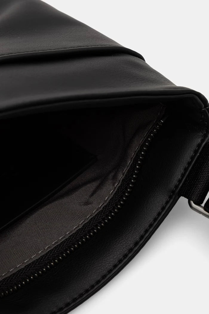 Calvin Klein Erkek Suni Deri Omuz Çantası