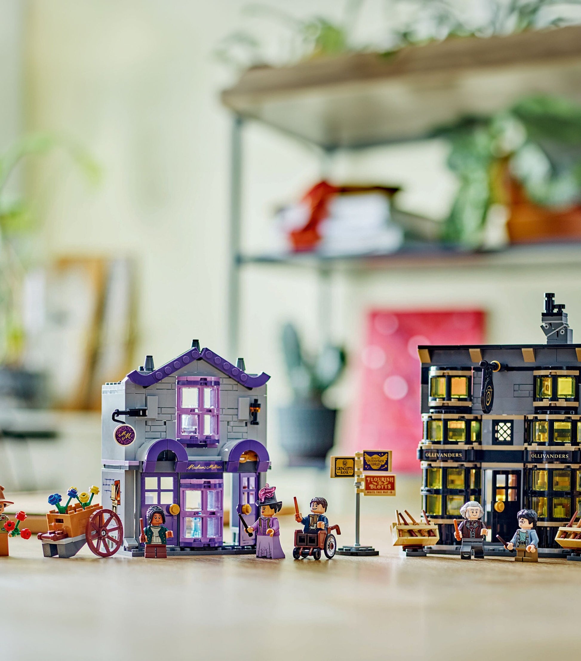 Harry Potter Ollivanders & Madam Malkin's Robes 76439