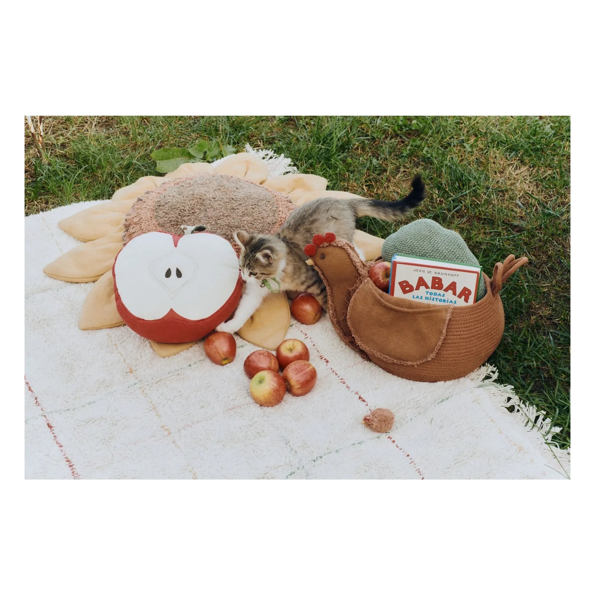 Lorena Canals - Apple cushion | Red