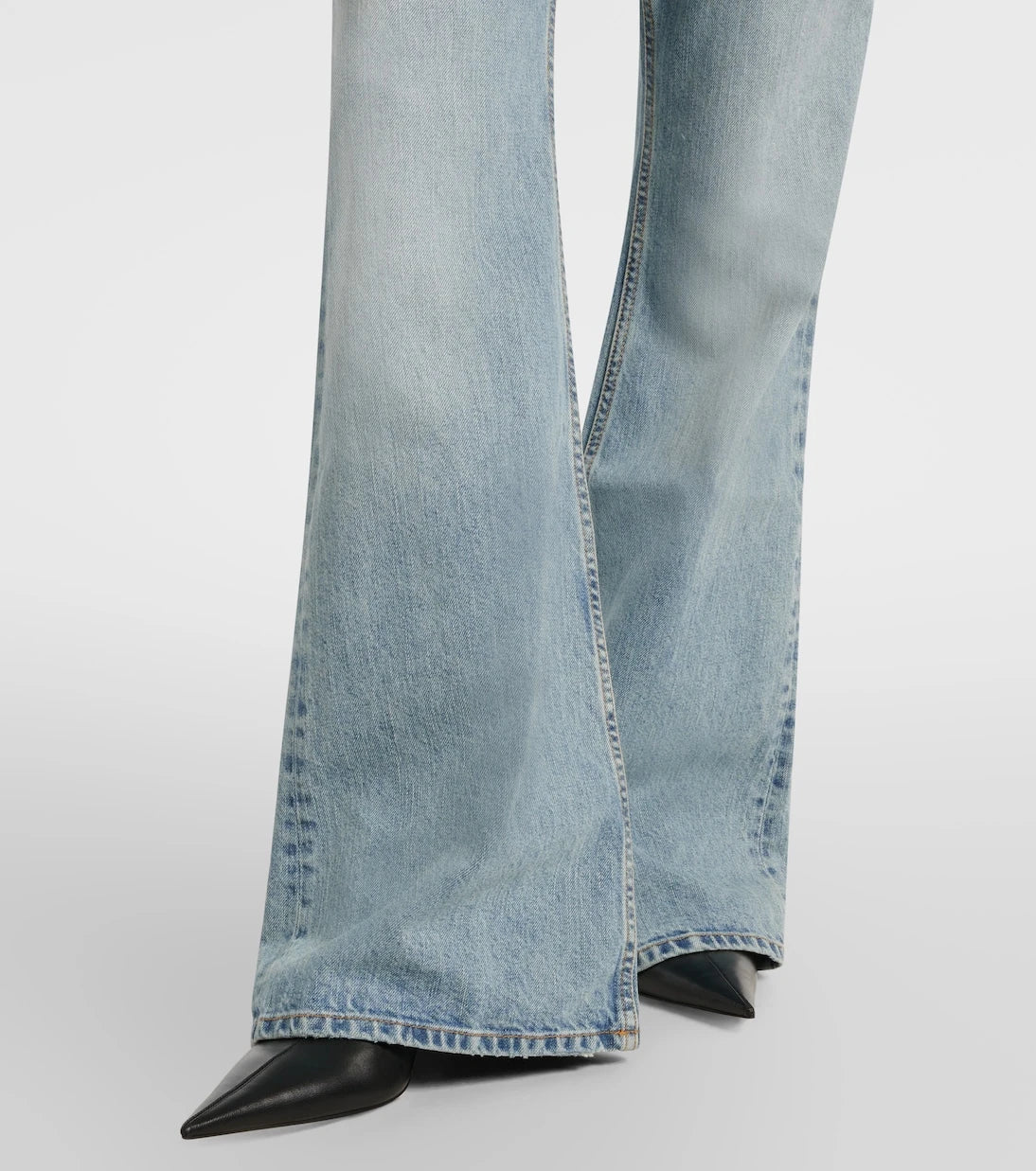 Balenciaga - Mid-rise flared jeans