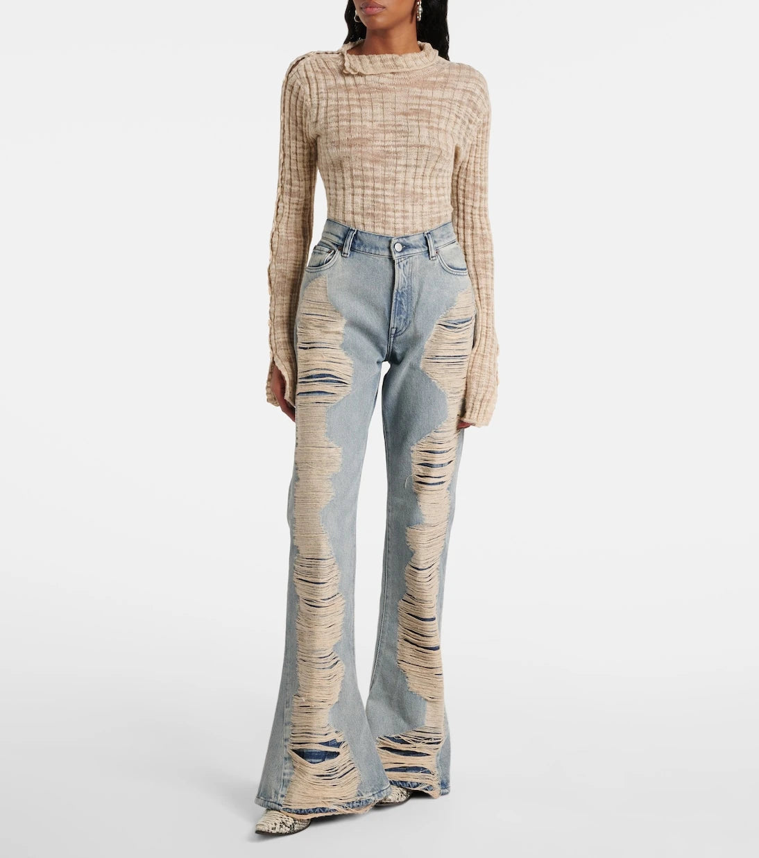 Acne Studios - بنطلون جينز بقصة البوت كت بخصر عالٍ وتأثير بالٍ