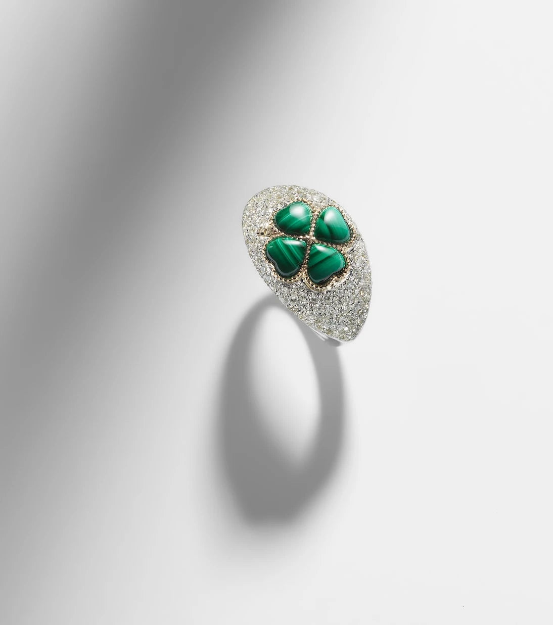 Yvonne Léon - 9kt white gold ring with diamonds and malachite