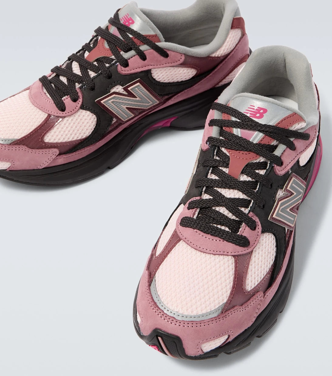 New Balance - حذاء رياضي ABZORB 2010 مزين بالجلد السويدي