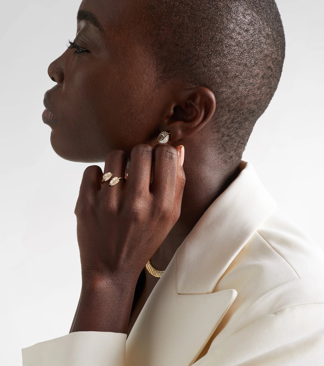 Anita Ko - Small 18kt gold ring with diamonds