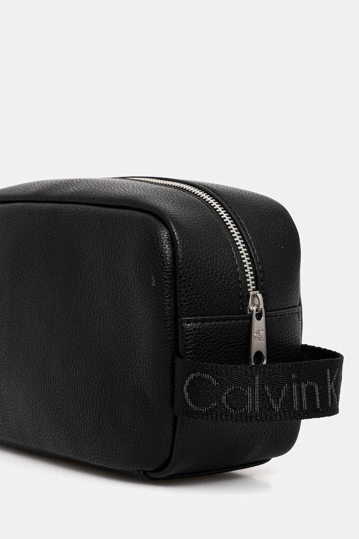 Calvin Klein Kozmetik Çantası