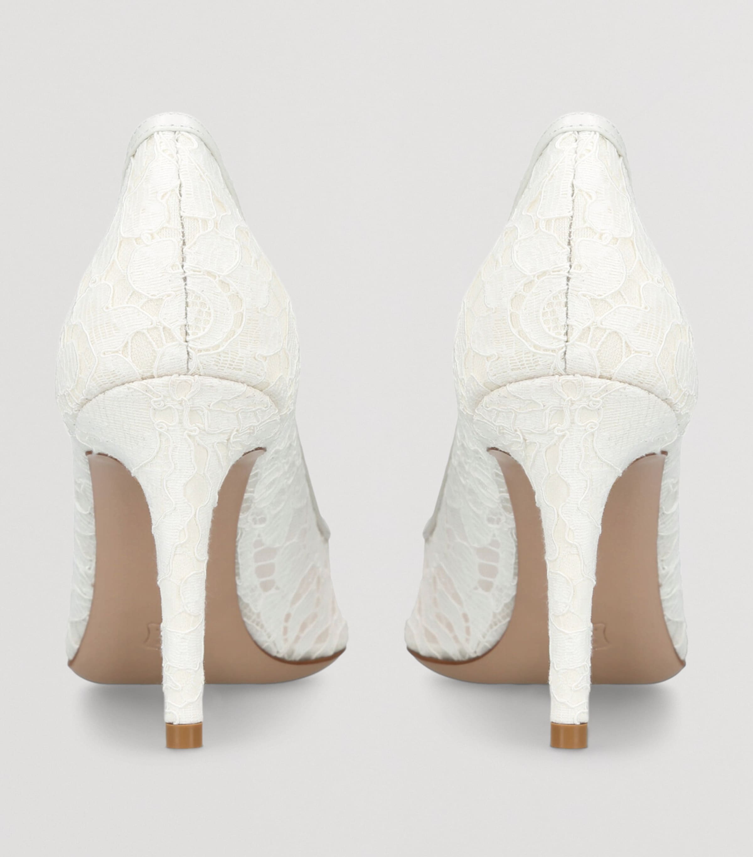 Gianvito Rossi White Lace Claudia Pumps 85