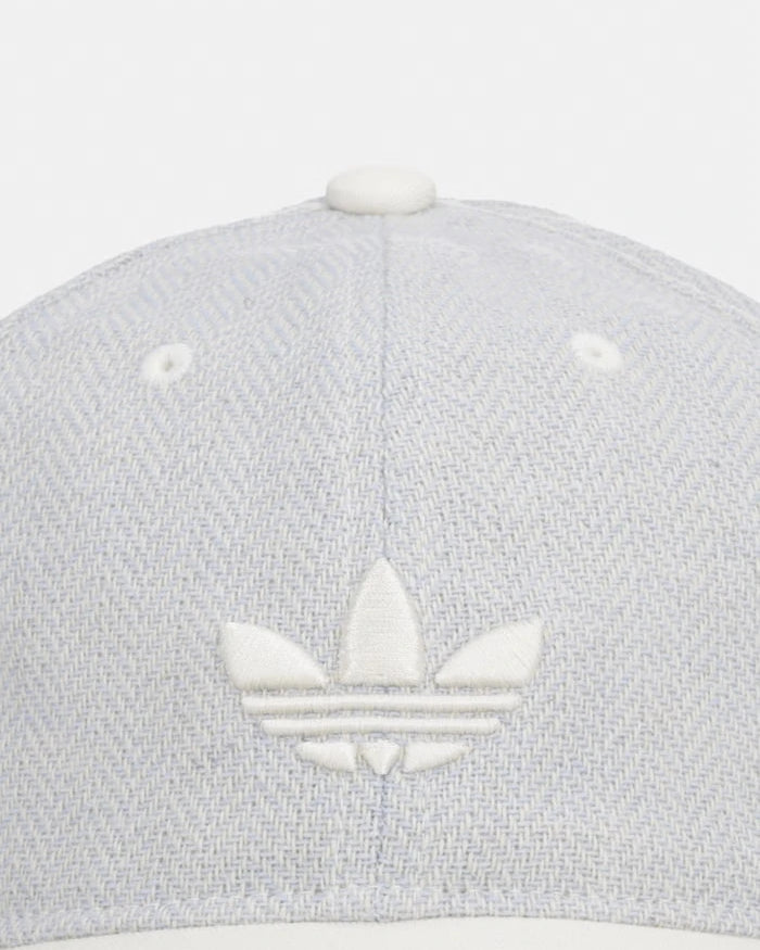 adidas Originals vizörlü kadın şapkası, yünlü
