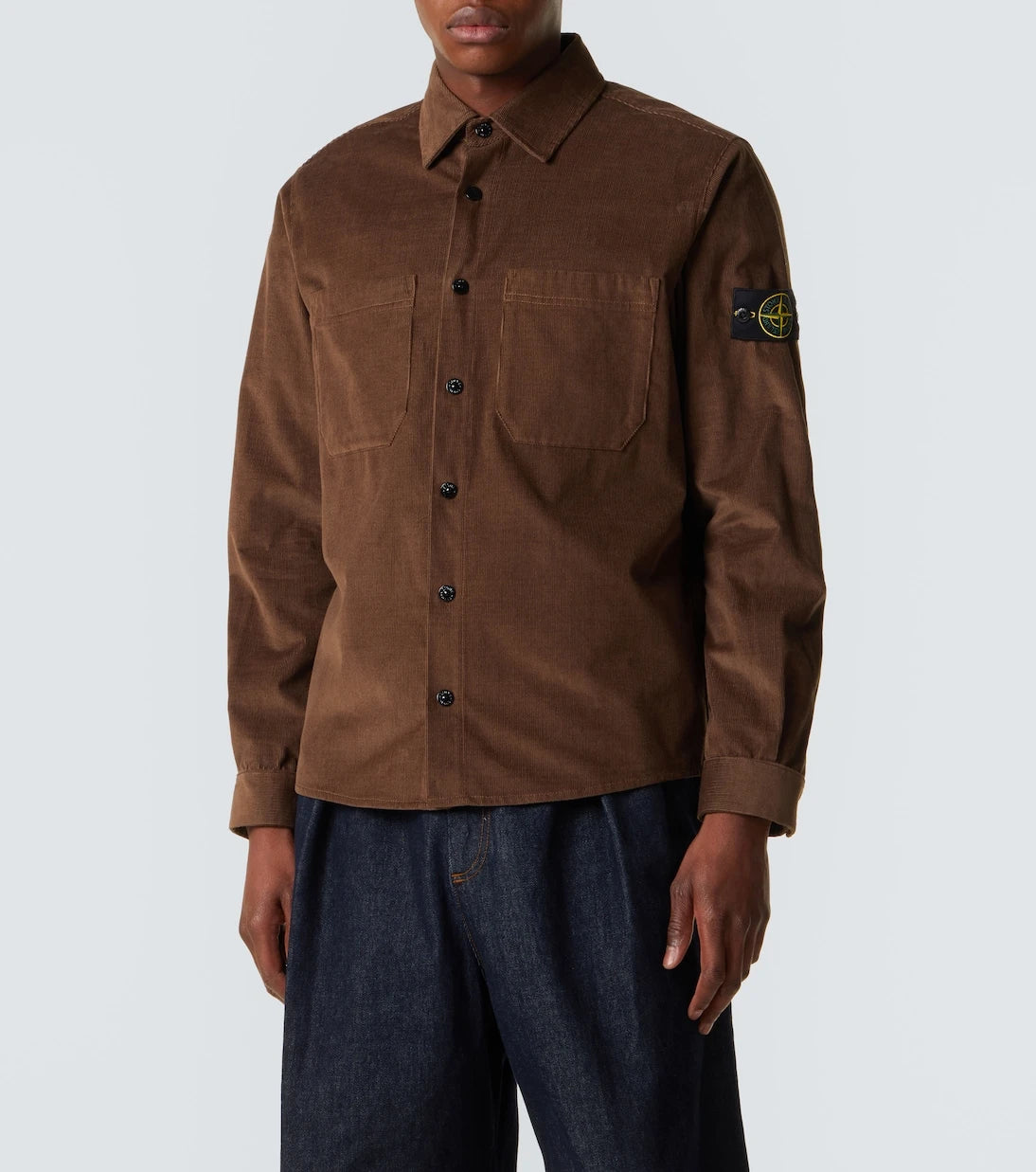 Stone Island - قميص خفيف بقَصّة فضفاضة من قماش الكوردروي القطني بشعار البوصلة
