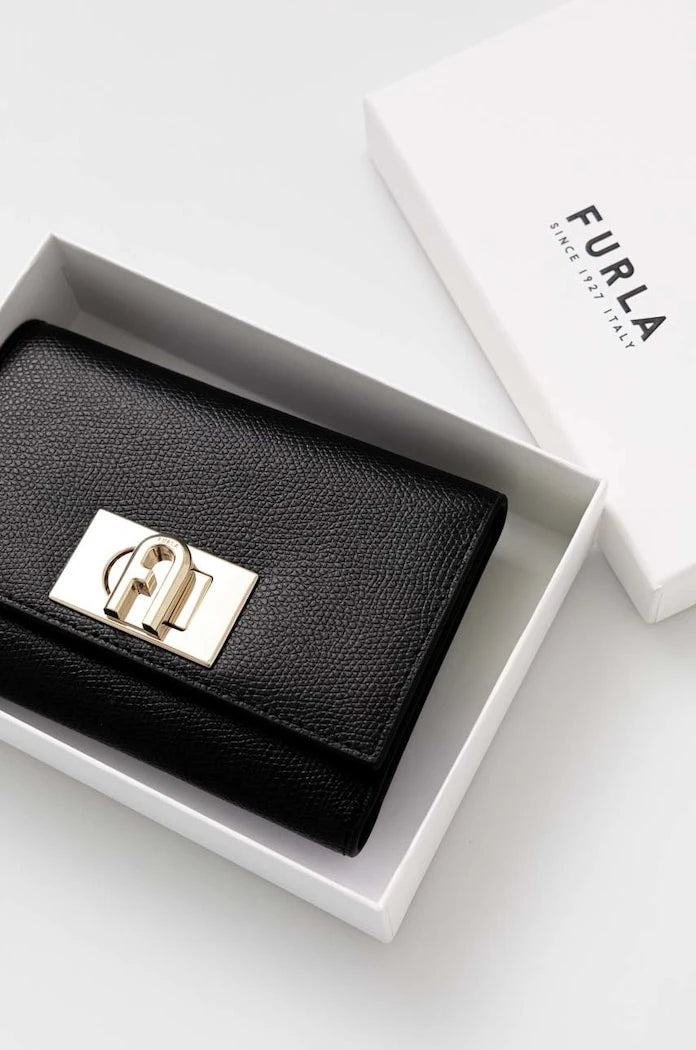 Кожен портфейл Furla