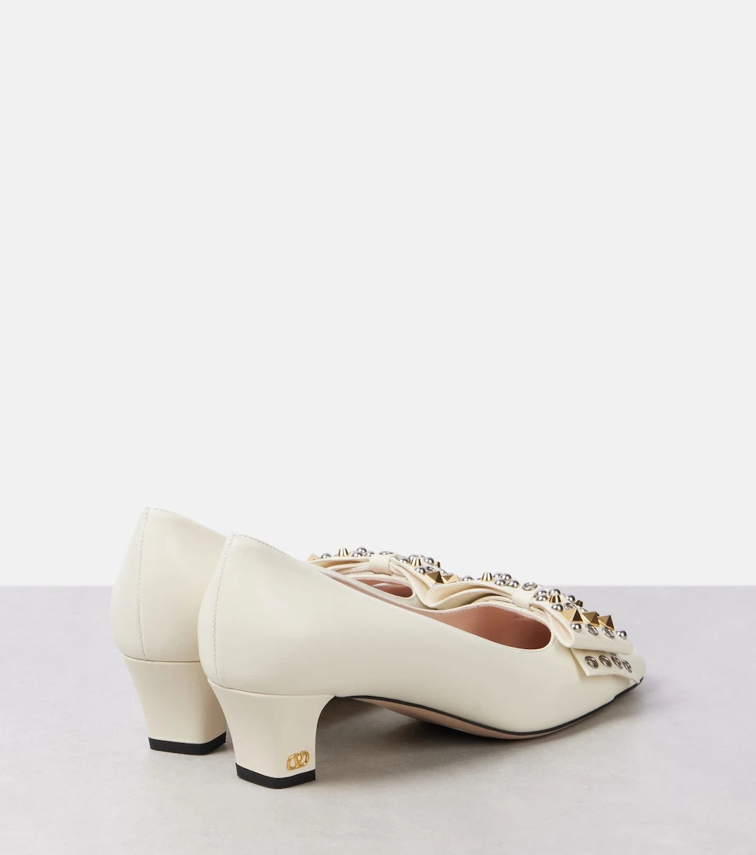 Valentino Garavani - Bowow 45 studded leather pumps