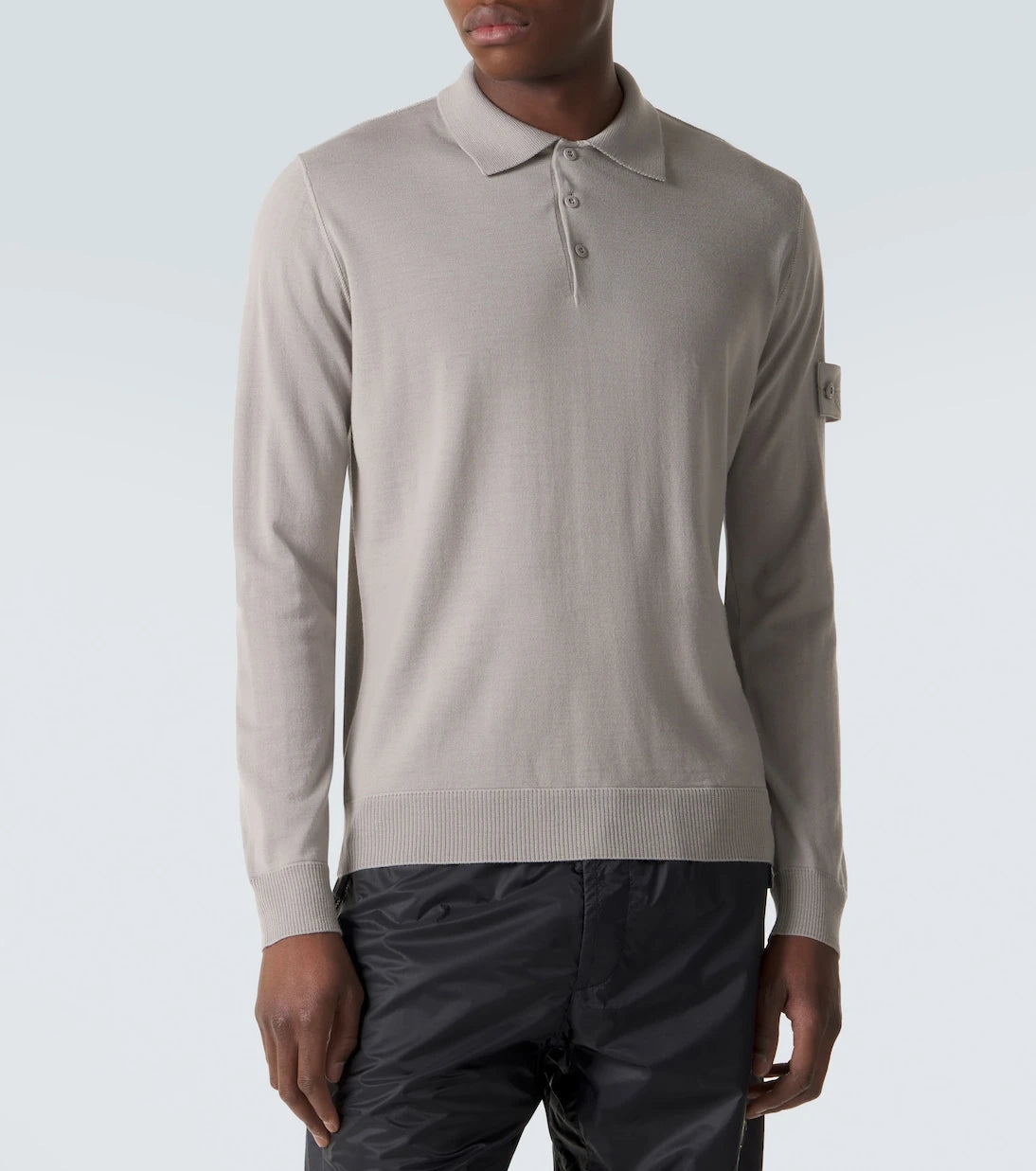 Stone Island - قميص بولو من صوف فيرجن بتطريز البوصلة