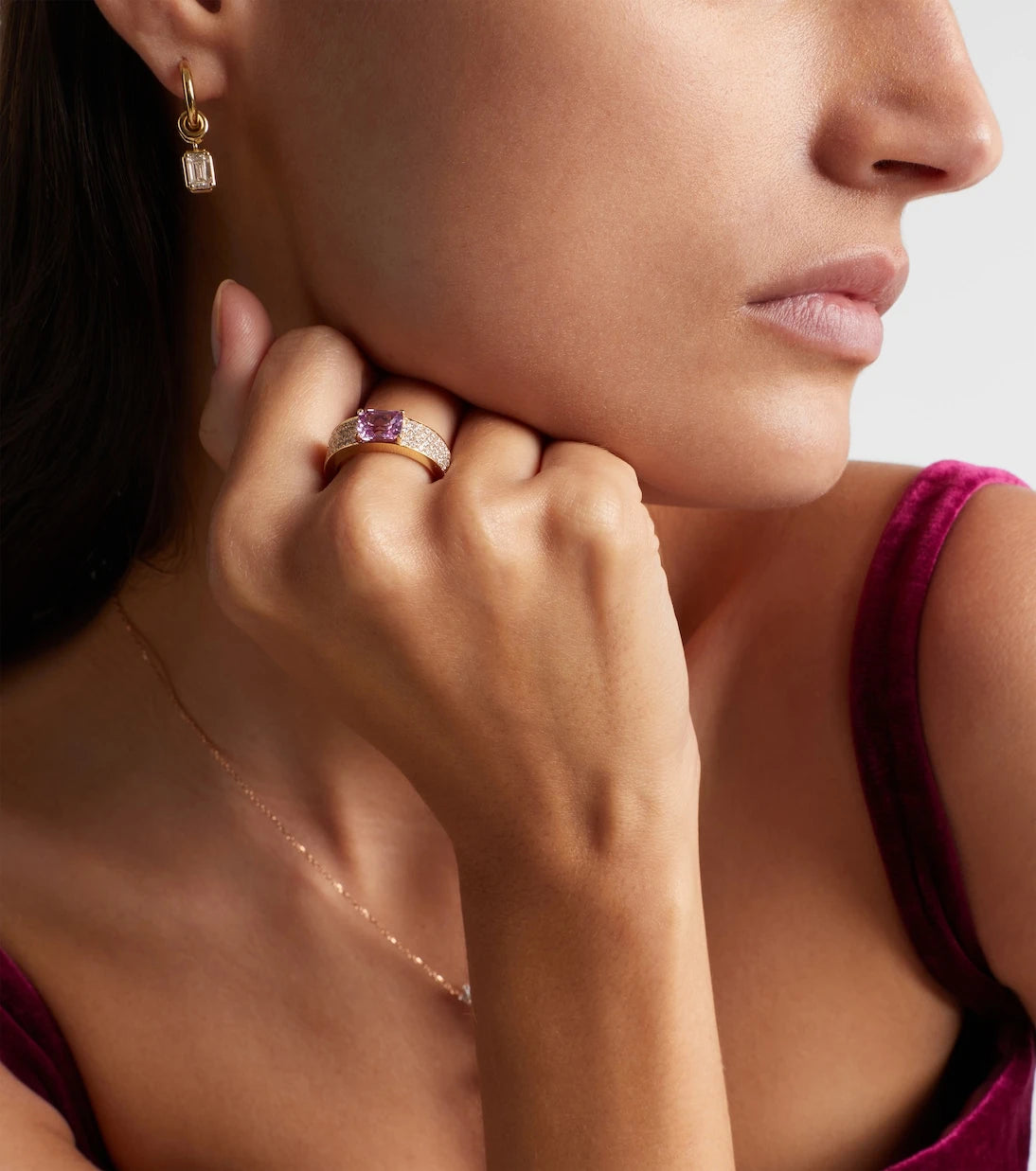 Anita Ko - 18kt gold ring with sapphire and diamonds
