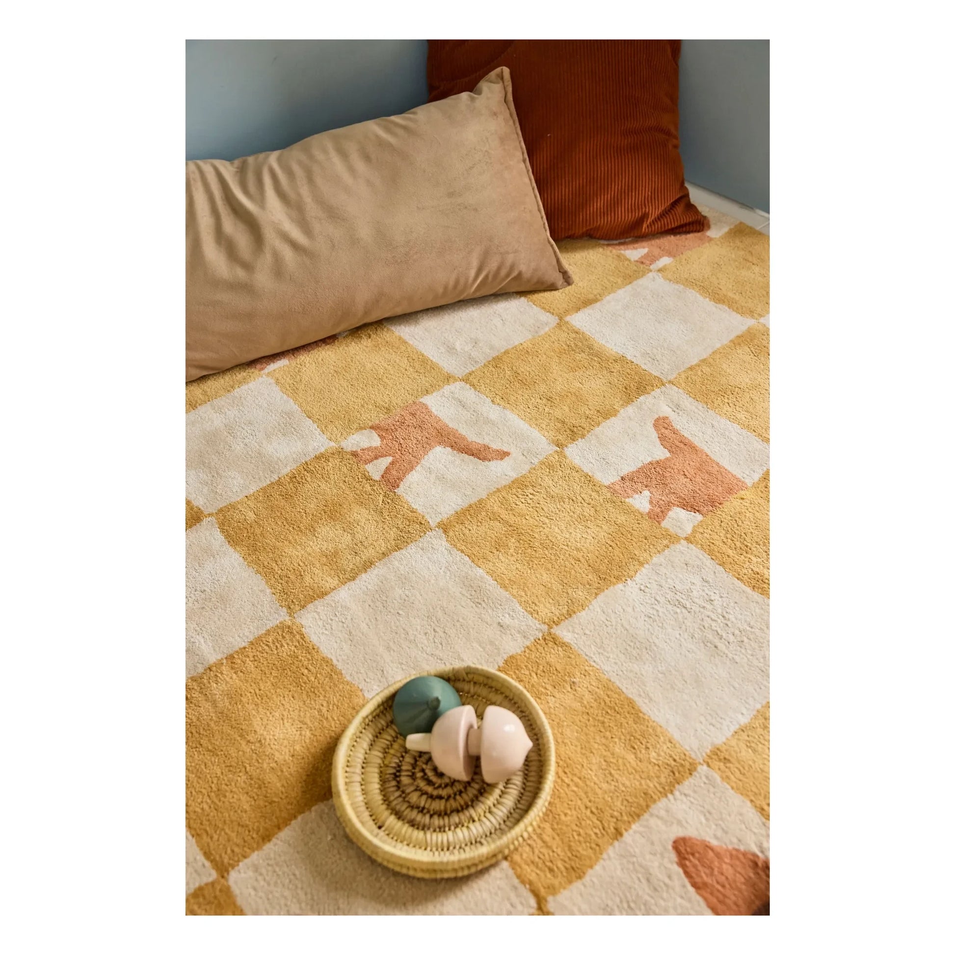 Bleuu-studio - Walter Damier rug | Ochre