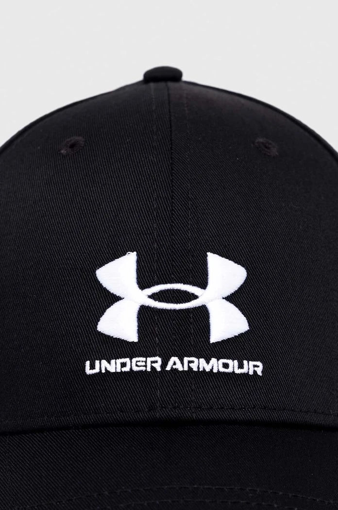 Шапка с козирка Under Armour