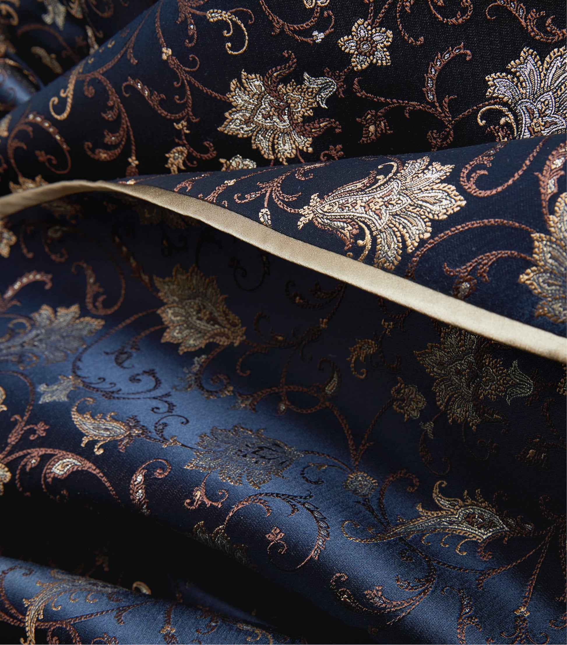 Silk Paisley-Jacquard Robe