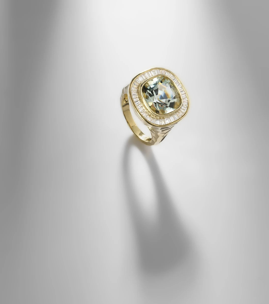 Octavia Elizabeth - Chroma 18kt gold ring with diamonds and beryl