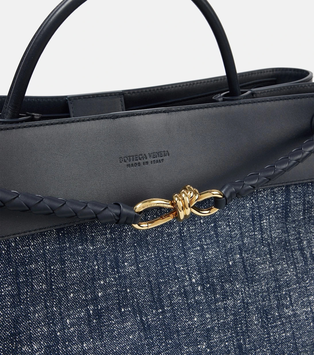 Bottega Veneta - حقيبة أنديامو الكبيرة توت من الدنيم