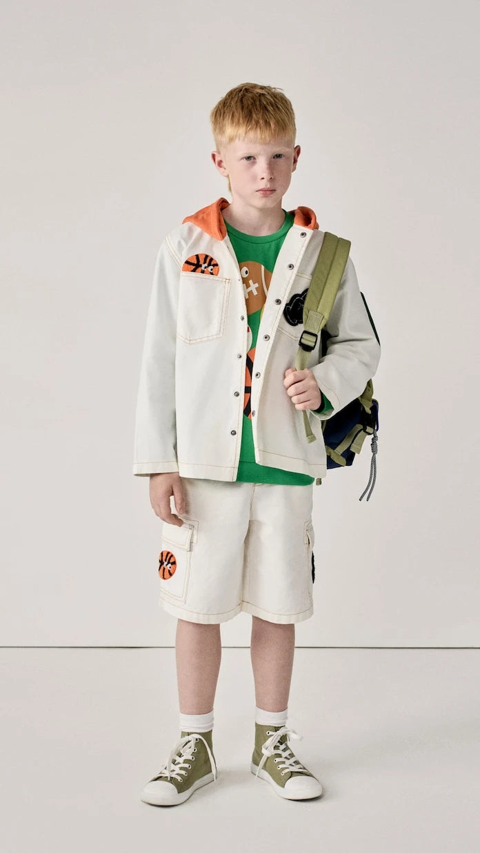 Stella McCartney Kids - شورت جينز كارغو بتطريزات رقع