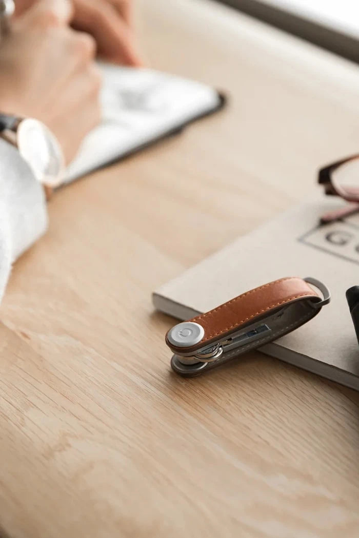 Ключодържател Orbitkey Leather 8,5 cm