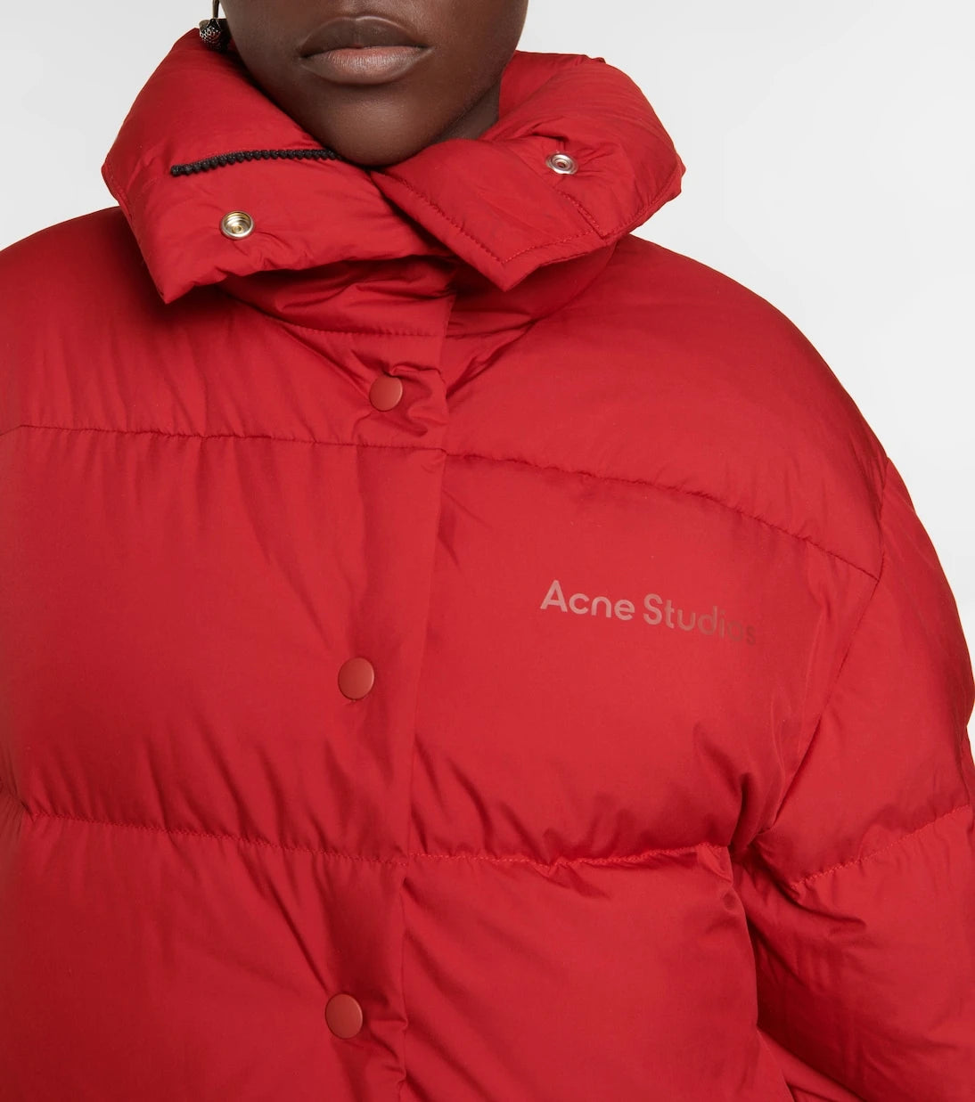 Acne Studios - سترة المنتفخة بشعار العلامة التجارية