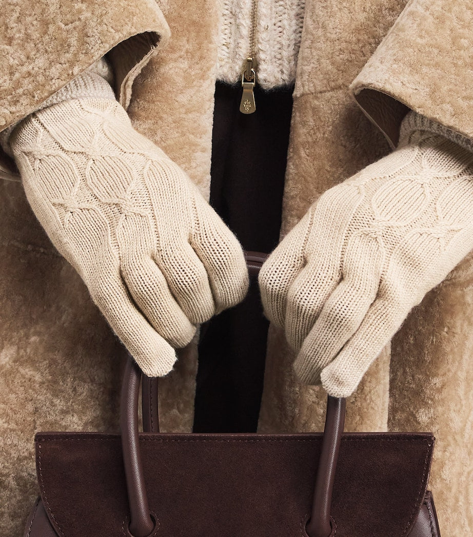 Eleventy Beige Cashmere Cable-Knit Gloves