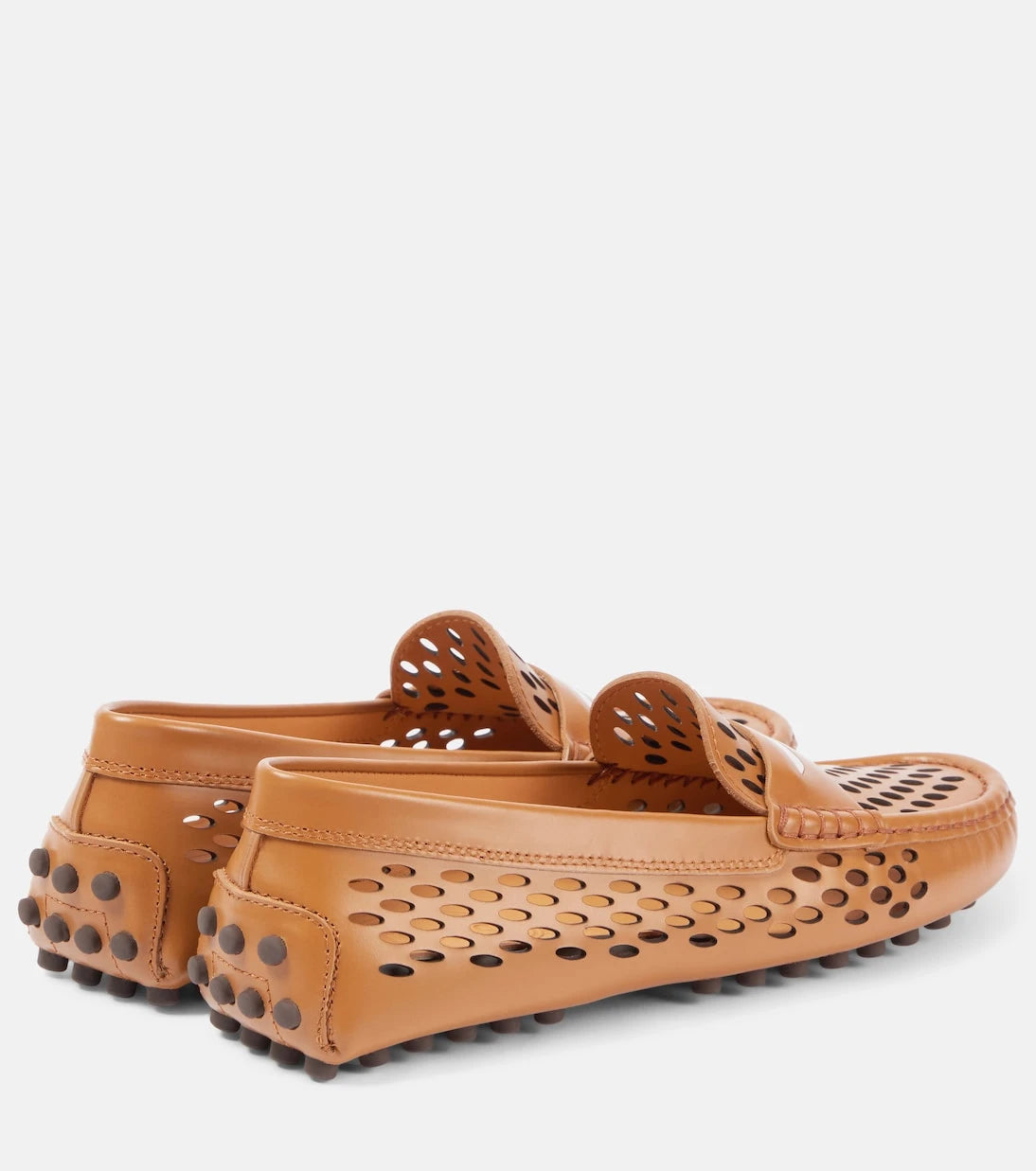 Tod's - حذاء قيادة من الجلد المثقب طراز Gommino