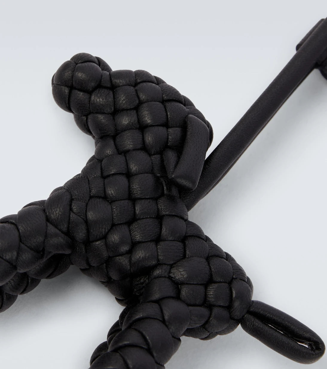 Bottega Veneta - حلية حقيبة من الجلد المنسوج