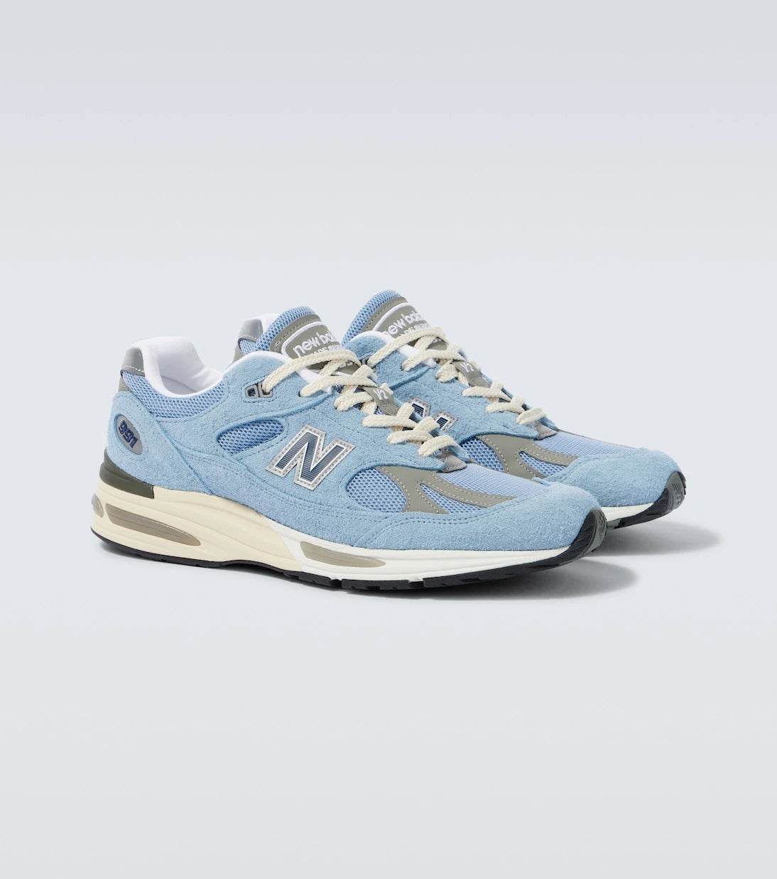 New Balance - حذاء سنيكرز 991v2 من الشامواه