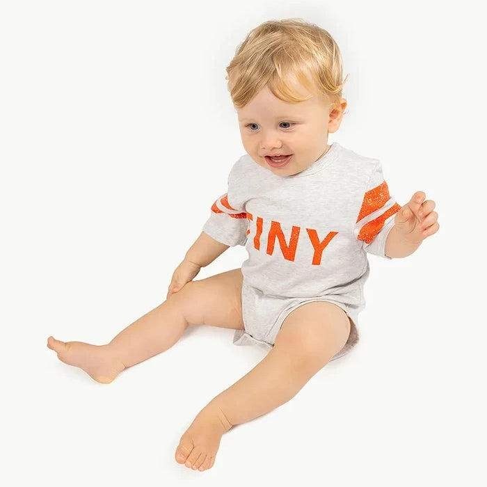 Бебешко боди от памук Tinycottons STRIPES LOGO BODY