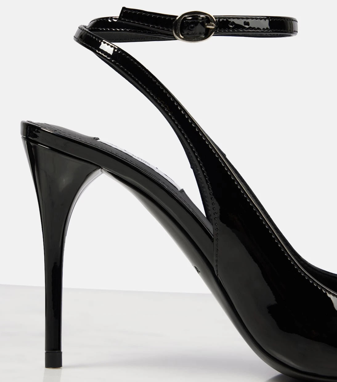 Alaïa - حذاء Décolleté 90 بكعب عالٍ من الجلد اللامع