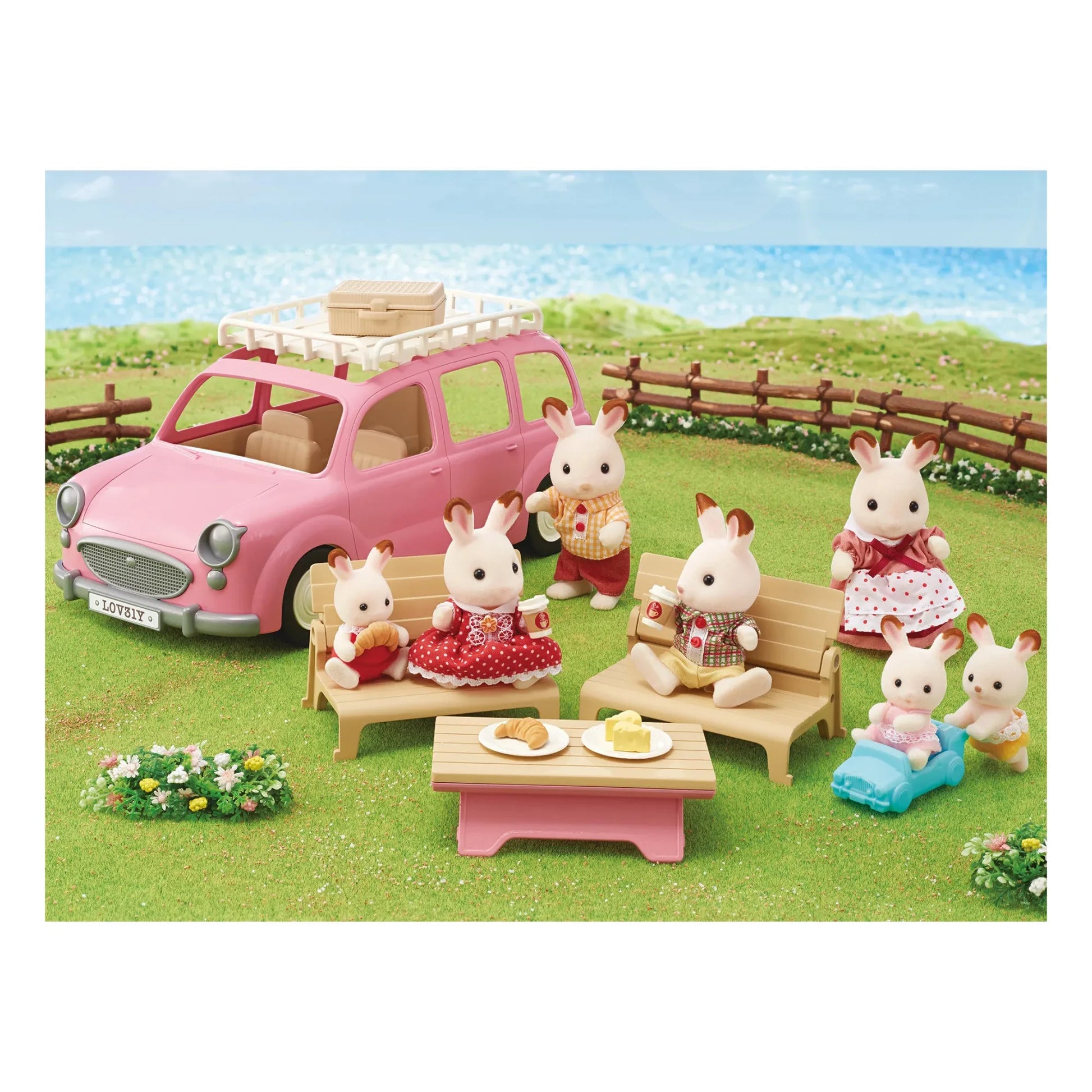 Sylvanian Families - Pink Minivan and Picnic Set